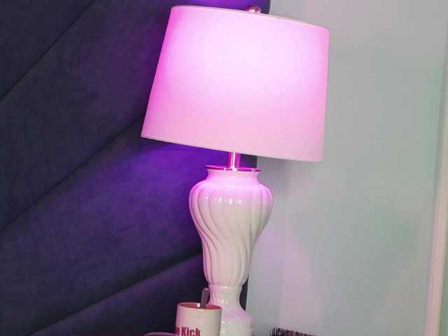 Evelisse BongaCams Model