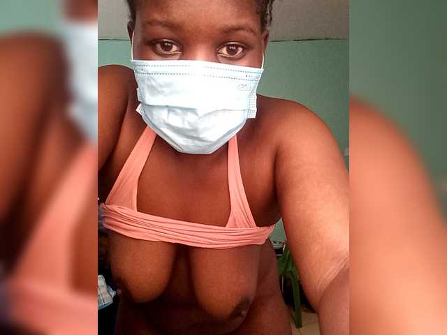 Harlech1 BongaCams Model