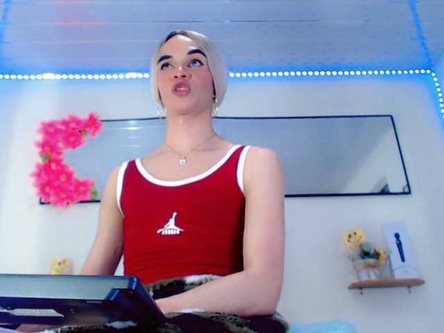 KateHadid BongaCams Model