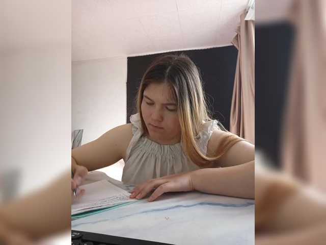 Mariicka BongaCams Model