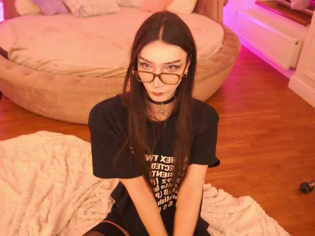 PixelShadee BongaCams Model