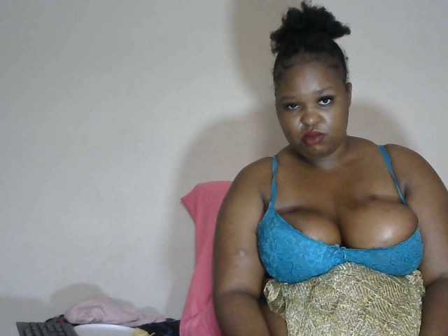 SEXYBOOBS22D BongaCams Model