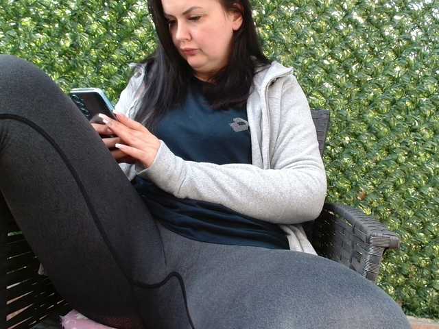 YoungHotMom BongaCams Model