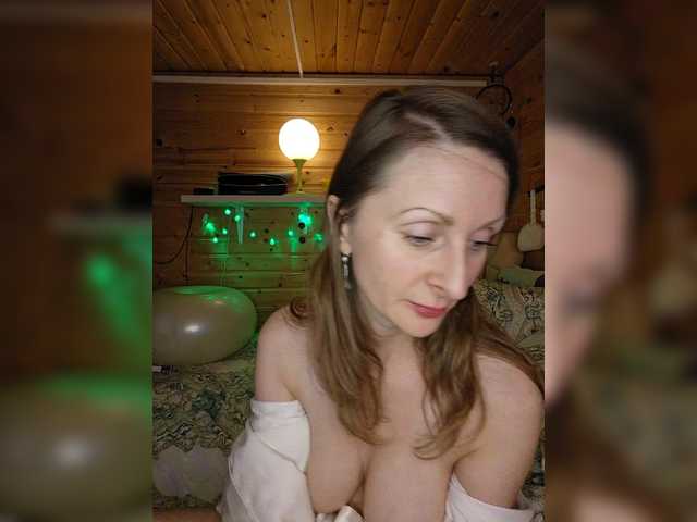 leezzzo BongaCams Model