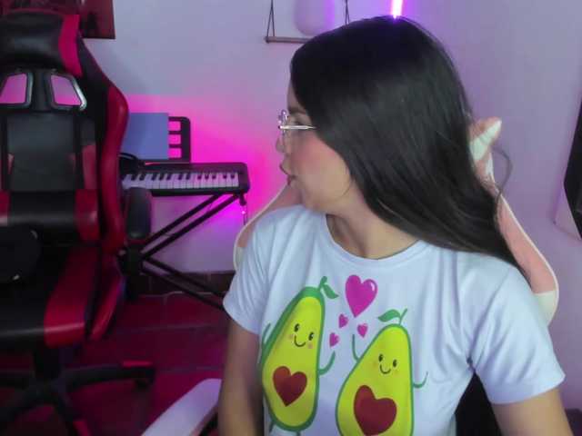 room-kitty BongaCams Model