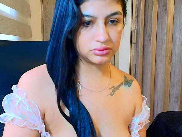 sara401 BongaCams Model