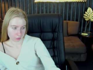 alinablond CamSoda Model