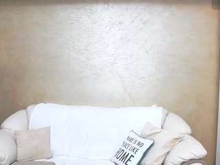 chrystalmills CamSoda Model