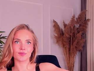 daintydell CamSoda Model