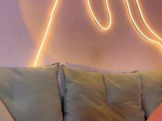 evacolins CamSoda Model