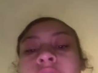 honeyyellababy CamSoda Model