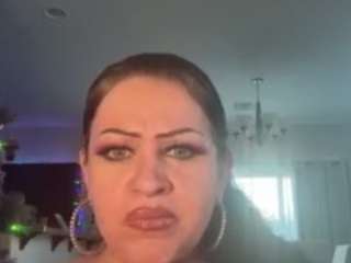 juiceymami CamSoda Model