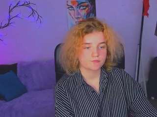 leona-light CamSoda Model