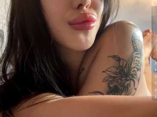 madelinebaker CamSoda Model