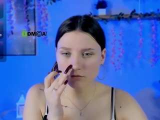 nana-shy CamSoda Model