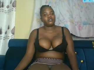 sweetinaya CamSoda Model