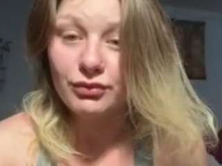 ur-fav-brat CamSoda Model