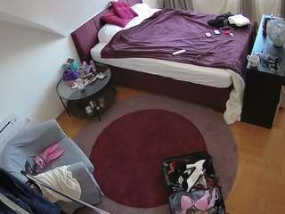 voyeurcam-julmodels-whitebed-1 CamSoda Model