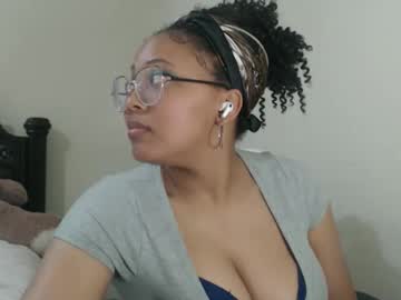 carmellovekisses Chaturbate Model