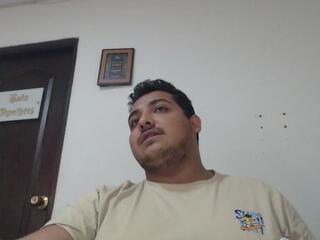 leebron-m Flirt4Free Model