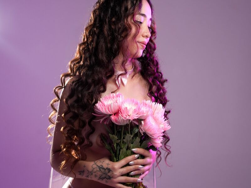 BellaClaire LiveJasmin Model