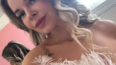 AnnaHere Skyprivate Model