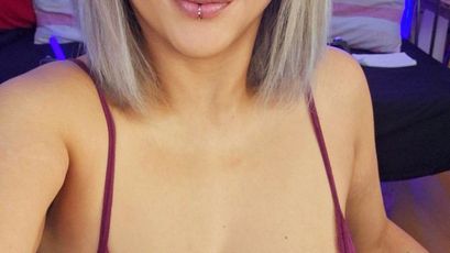 Annie_P. Skyprivate Model