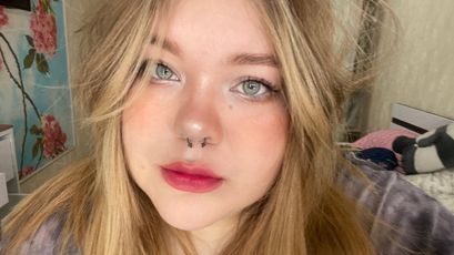 LovelyEmily Skyprivate Model