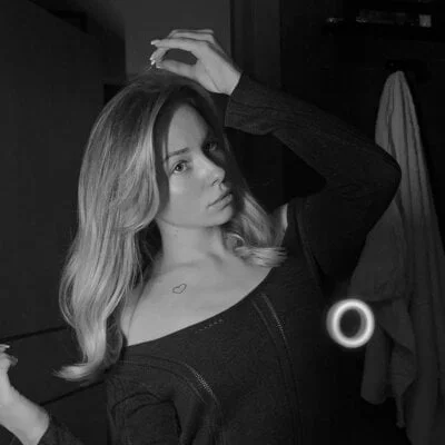 -Snowwwy- Stripchat Model