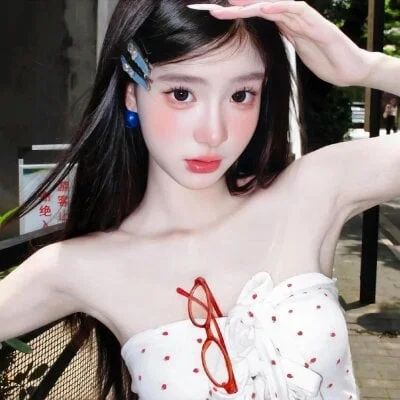 2Zoe Stripchat Model