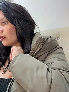 Alysson-- Stripchat Model