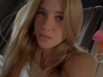 AnneFoxy Stripchat Model