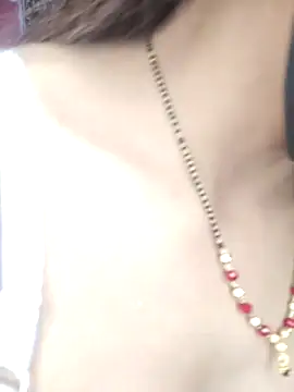 CUTI-NAINA Stripchat Model