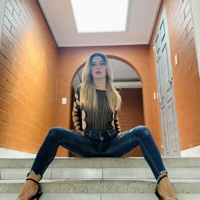 Camiiniieves Stripchat Model