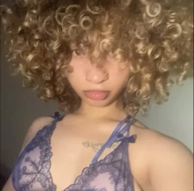 Creolegirl19 Stripchat Model