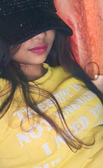 Cute-Tara Stripchat Model