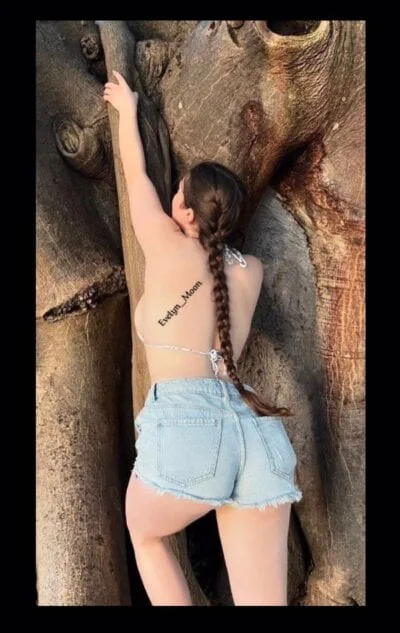 Daloaa_Arab Stripchat Model