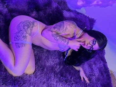 Dannii- Stripchat Model