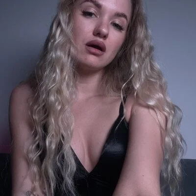 Devill_Angel_ Stripchat Model