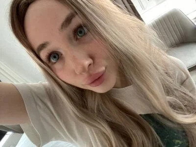 DolyPop Stripchat Model