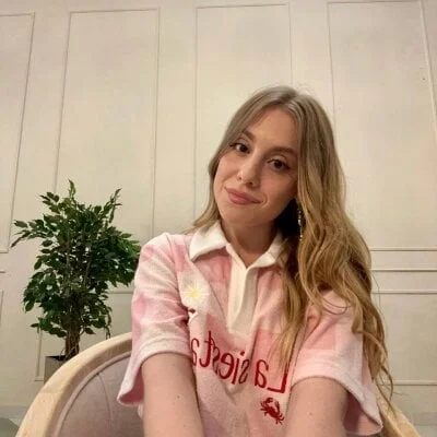 DreamyOlivia Stripchat Model