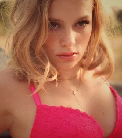 Ellakalinin00 Stripchat Model