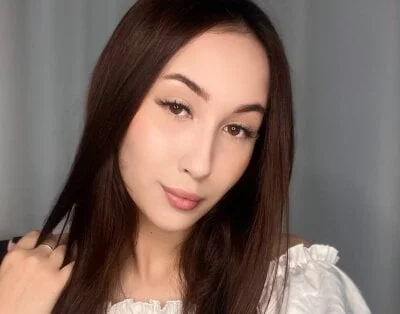 ElmaSmallman Stripchat Model