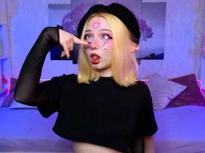 ElswythCovil Stripchat Model