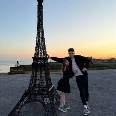 EmiliaCouple Stripchat Model