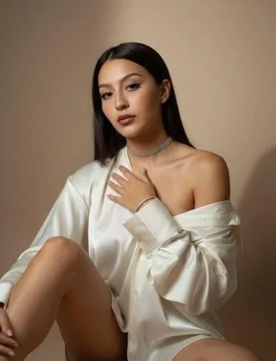 Emily-7_ Stripchat Model