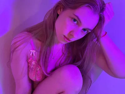 FreiaFlower Stripchat Model