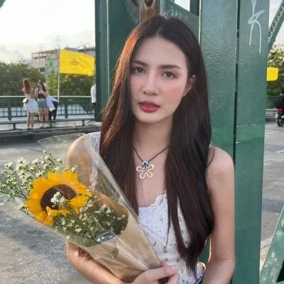 G-Velvet Stripchat Model