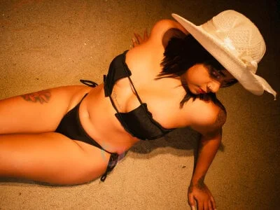 Gina_Kurt Stripchat Model