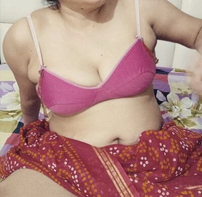 Hey-mahi Stripchat Model